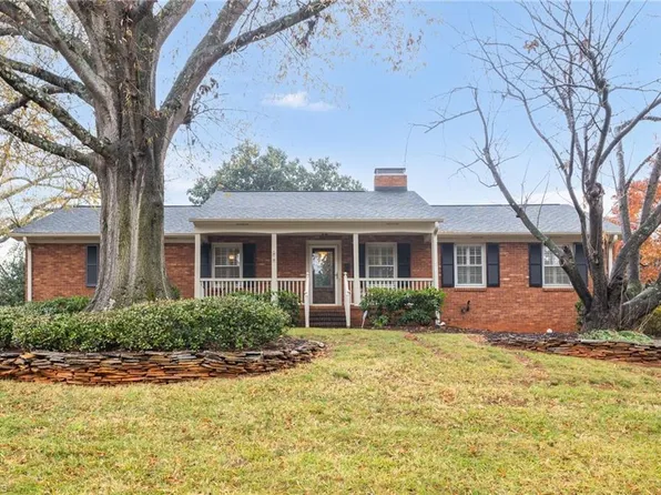 3090 Ormond Dr, Winston Salem, NC 27106