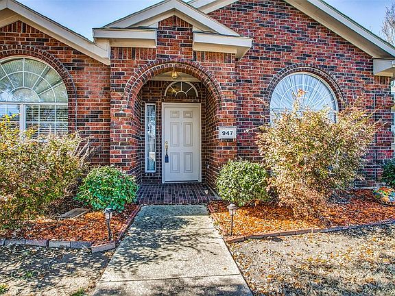 2nd image of 947 Dogwood Ln