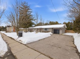 579 Queen St, Scugog, ON L9L 1L1