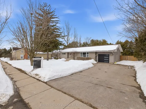 579 Queen St, Scugog, ON L9L 1L1