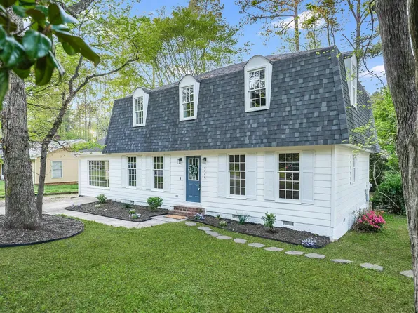 1134 Manchester Dr, Cary, NC 27511