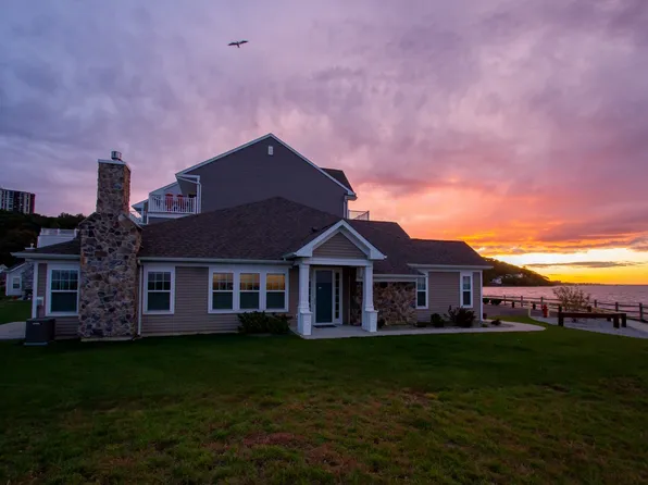 1 Lighthouse Point Rd #801, Highlands, NJ 07732