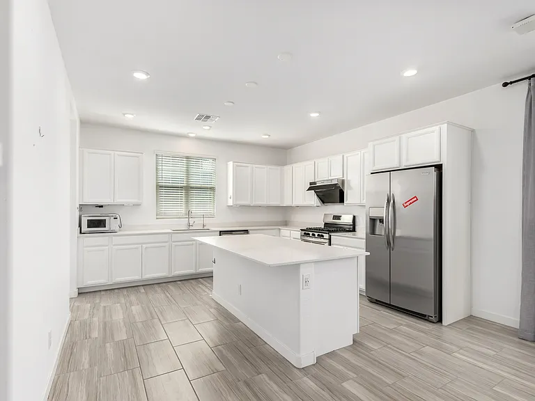 1131 E Marlin Dr — Photo 5