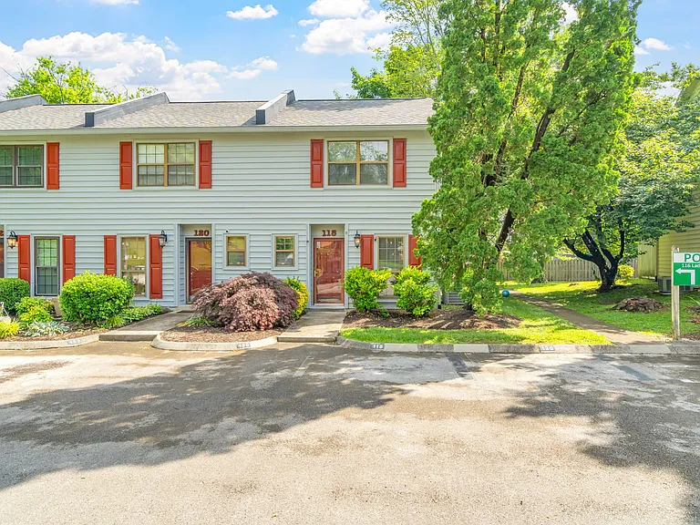118 Ladbrook Ln #0 — Photo 4