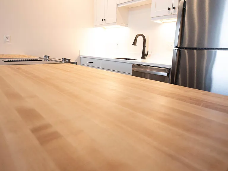 411 W Portage Ave #6 — Photo 8
