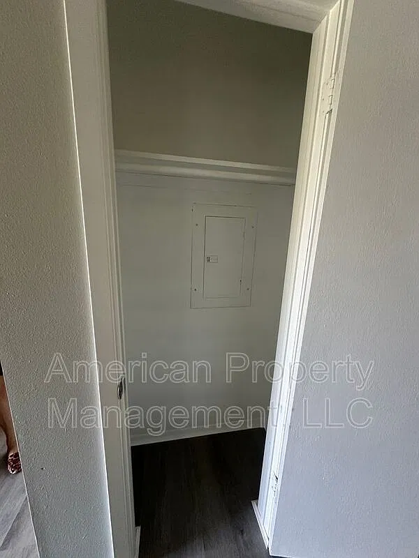 2 bed, 1.0 bath, $1,395 — Photo 4