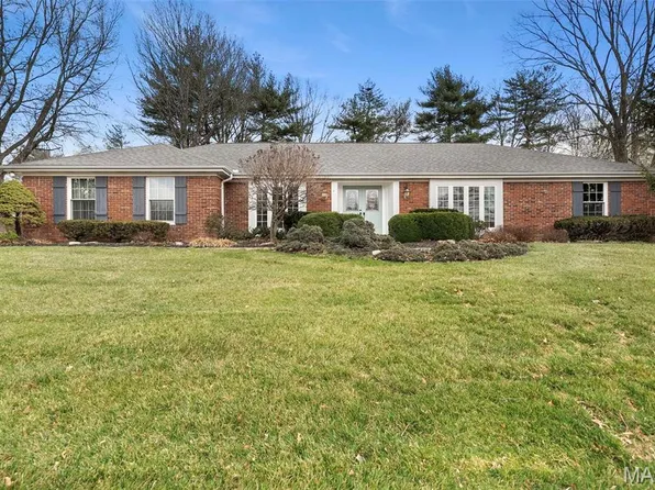 42 Forest Club Dr, Chesterfield, MO 63005