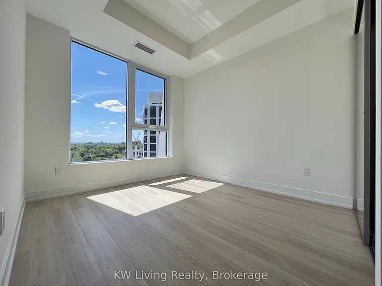 60 Central Park Dr #1807 — Photo 18
