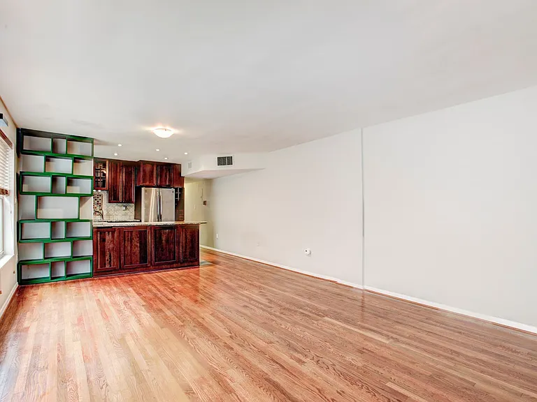 5431 Connecticut Ave NW #302 — Photo 7