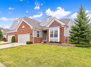 49636 Hiddenbrook Dr, Macomb, MI 48042