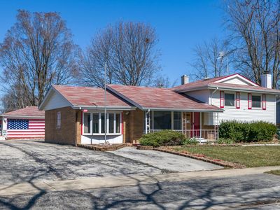 908 Coach Rd, Homewood, IL, 60430
