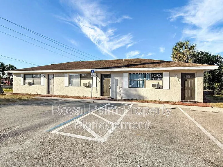 3744 Estelle Ave — Photo 2