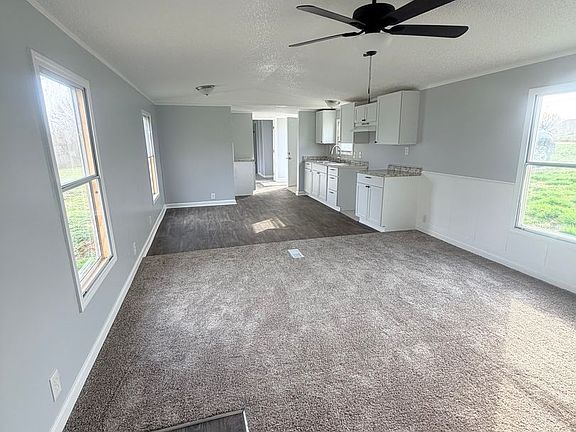 4th image of 125 Lindell Way