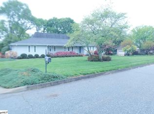 17 Parliament Rd, Greenville, SC 29615