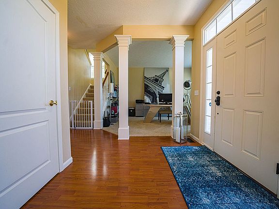 3rd image of 375 Waterside Dr