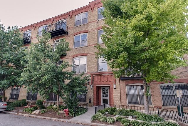1st image of 1740 N Maplewood Ave APT 103