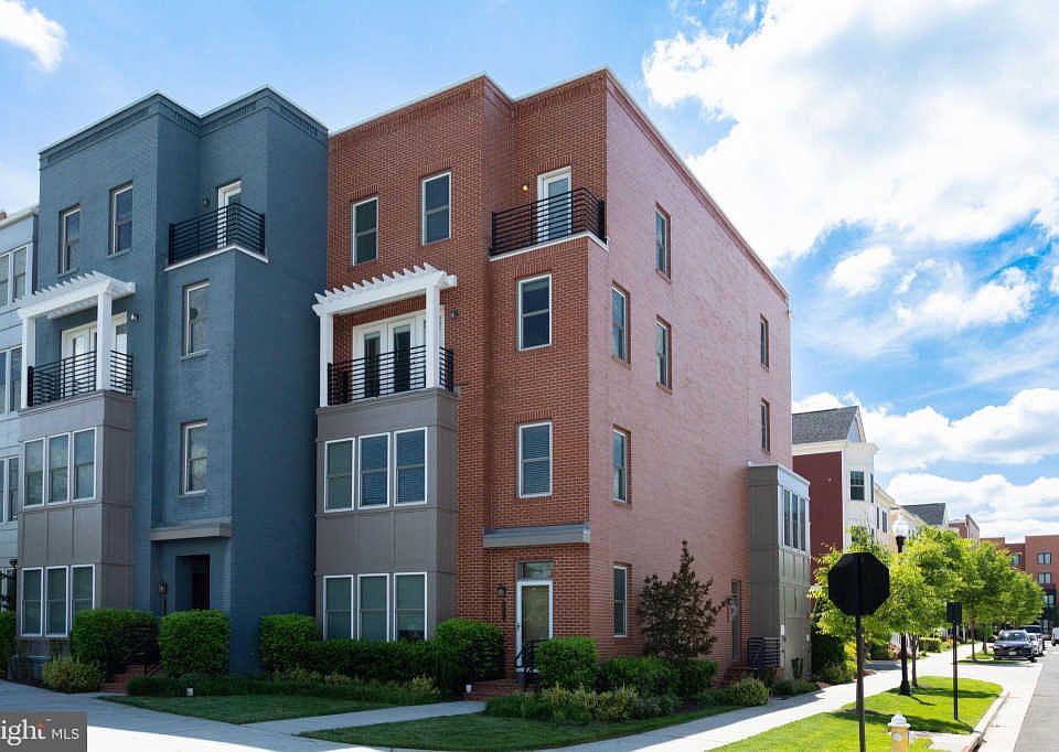 1st image of 737 Diamond Ave #102