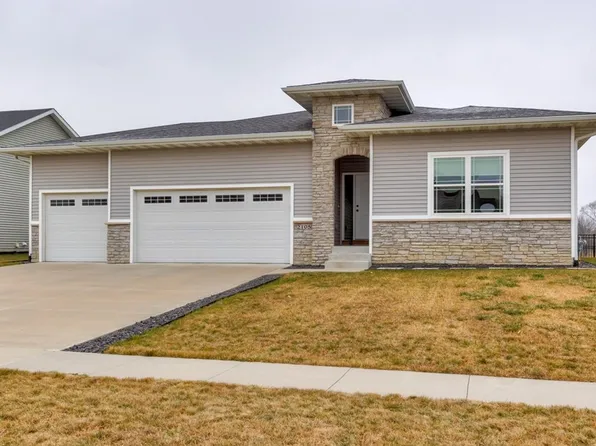 2105 SE Fox Valley Dr, West Des Moines, IA 50265
