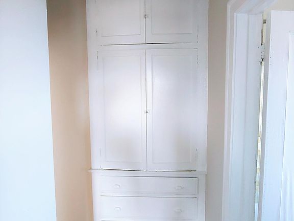 4th image of 2316 W Glenlake Ave #3
