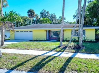 6645 Glades Way, Sarasota, FL 34231