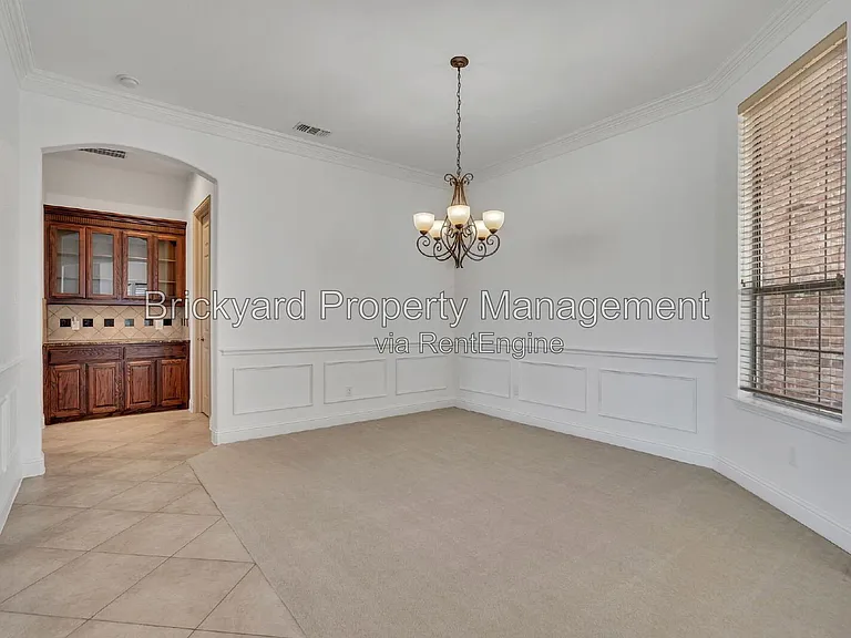 350 Pine Valley Dr — Photo 15