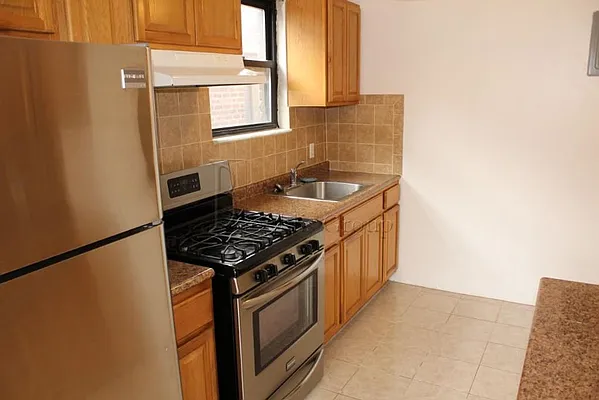 Rented by Bouklis Group | media 20