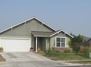 710 Crystal Dr, Eagle Pt, OR 97524