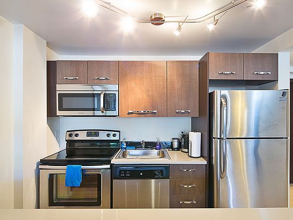 4th image of 4118 43rd St APT 2B