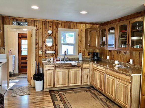 3rd image of 10770 Round Lake Dr