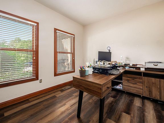 5th image of 3175 Arctic Ave