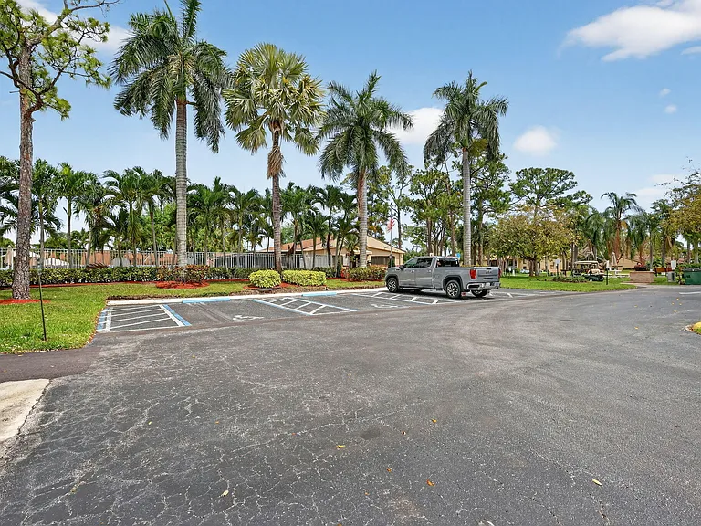 624 Sea Pine Way #B3 — Photo 37