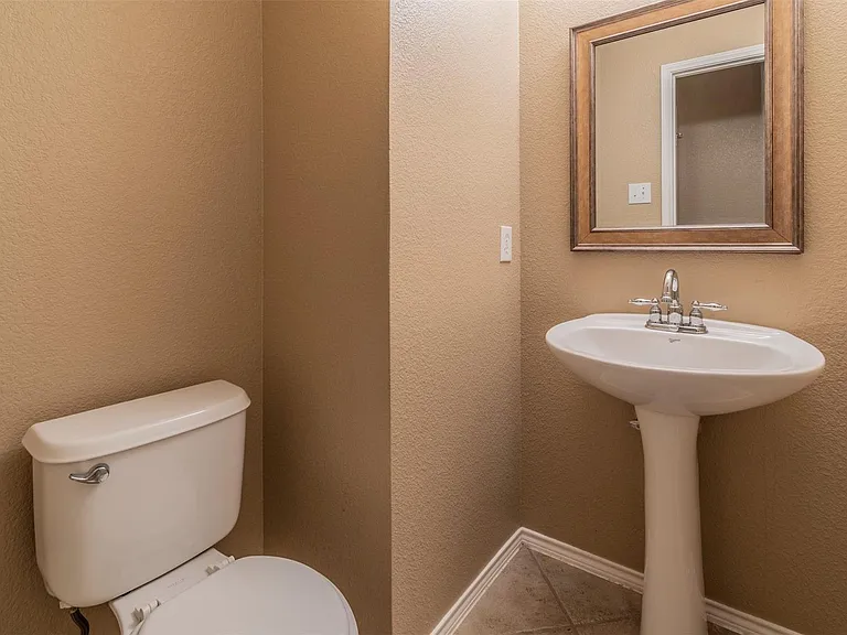 2017 Lake Highlands Dr — Photo 34