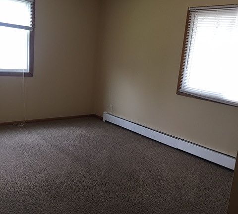 5th image of 2204 Green Ave APT 8