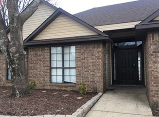 102 Lark Spur Dr, Searcy, AR 72143