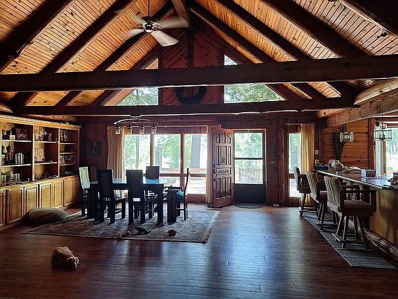 Vaulted Ceilings, Open Floor