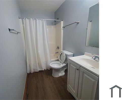 4th image of 2923 W Arthington St #2