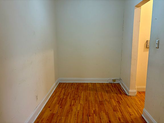 3rd image of 921 McLean Ave APT D3