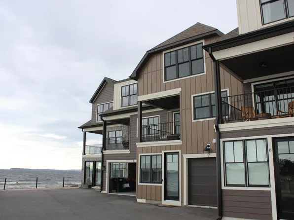 8 Lennox Way, Plattsburgh, NY 12901