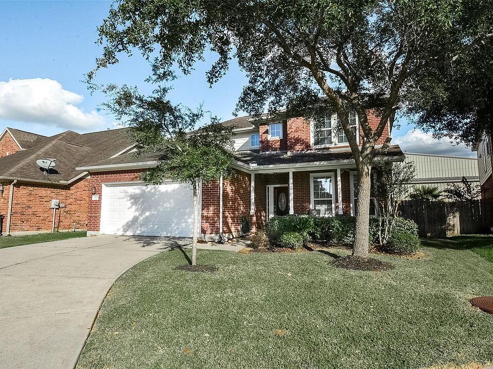 1st image of 827 McIntosh Bend Dr