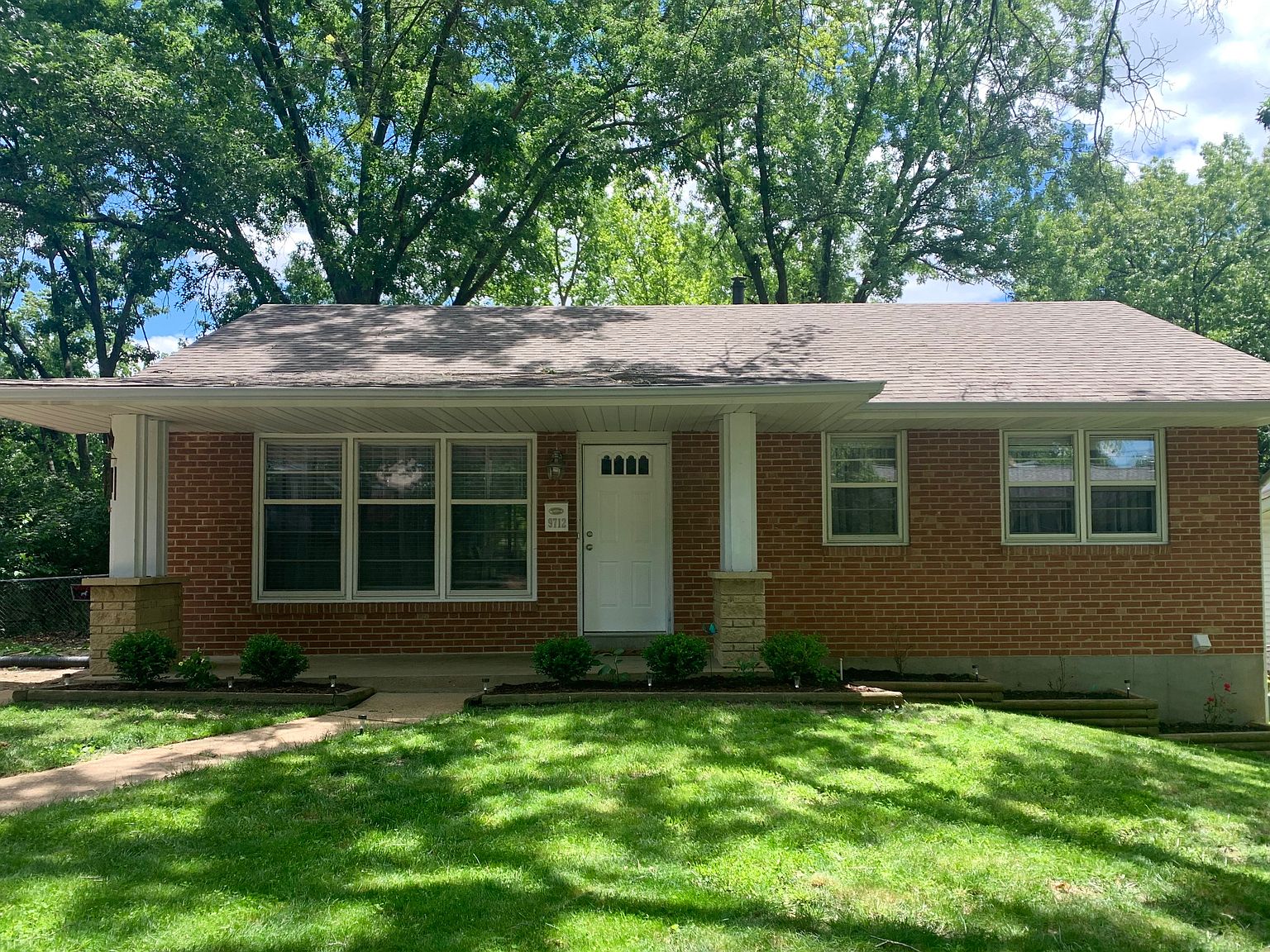 9712 Radio Dr, Saint Louis, MO 63123 Zillow
