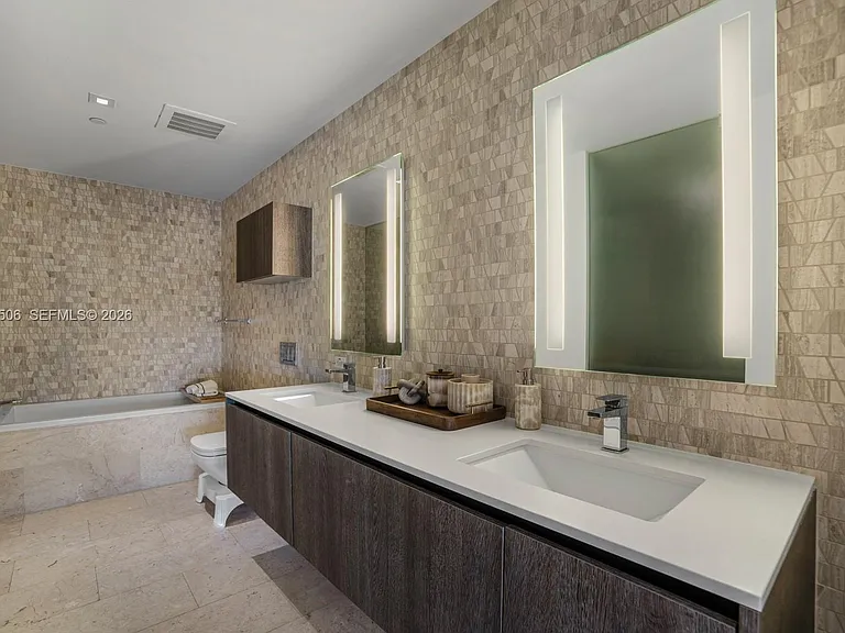 88 SW 7th St #2406 — Photo 13