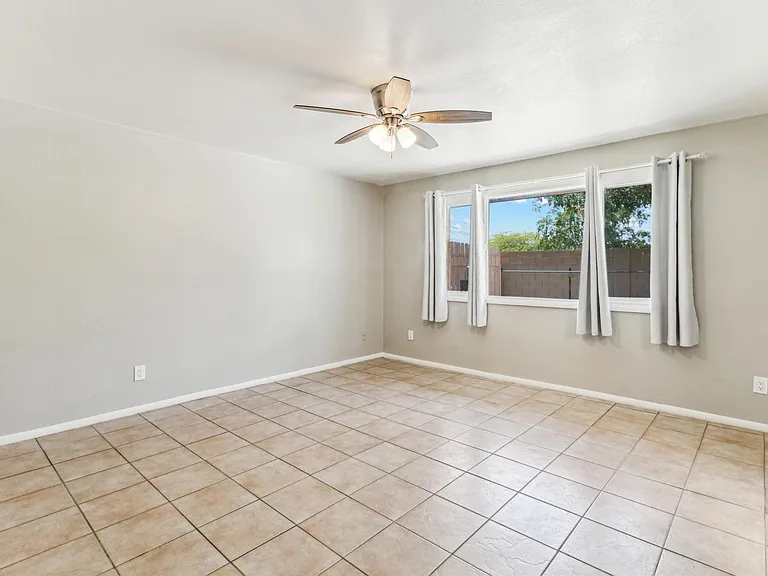 3039 W Glenn Dr — Photo 13