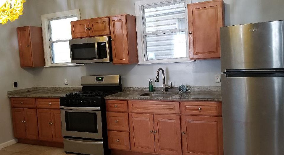 2nd image of 152 S 13th Ave Floor 1