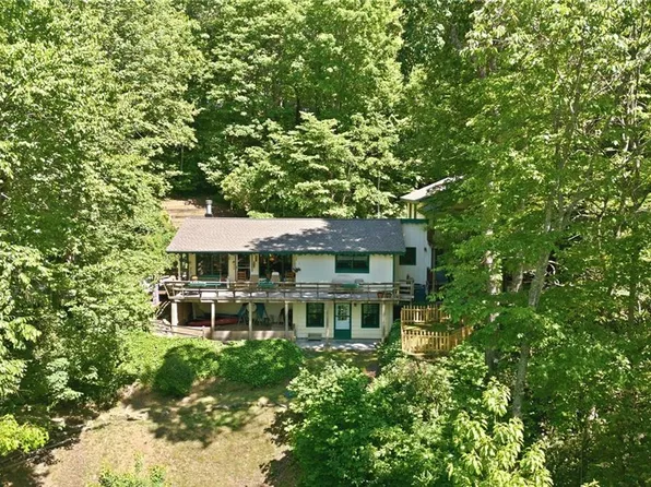 46 Spartan Ln, Rabun Gap, GA 30568