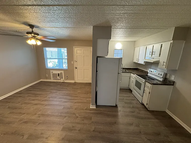 330 45th Ave S #5 — Photo 8