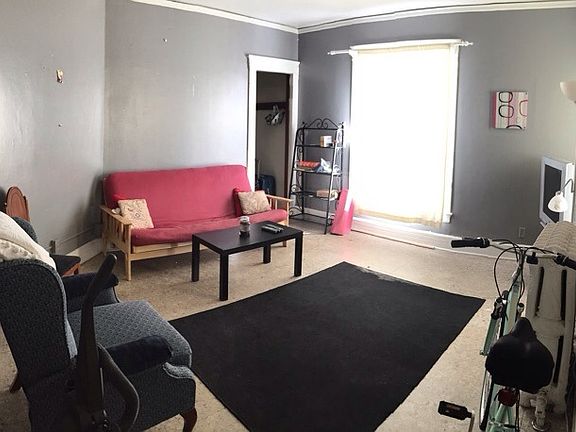 5th image of 433 Western Ave