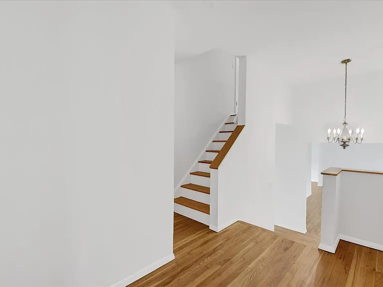 118 Van Etten Blvd — Photo 24