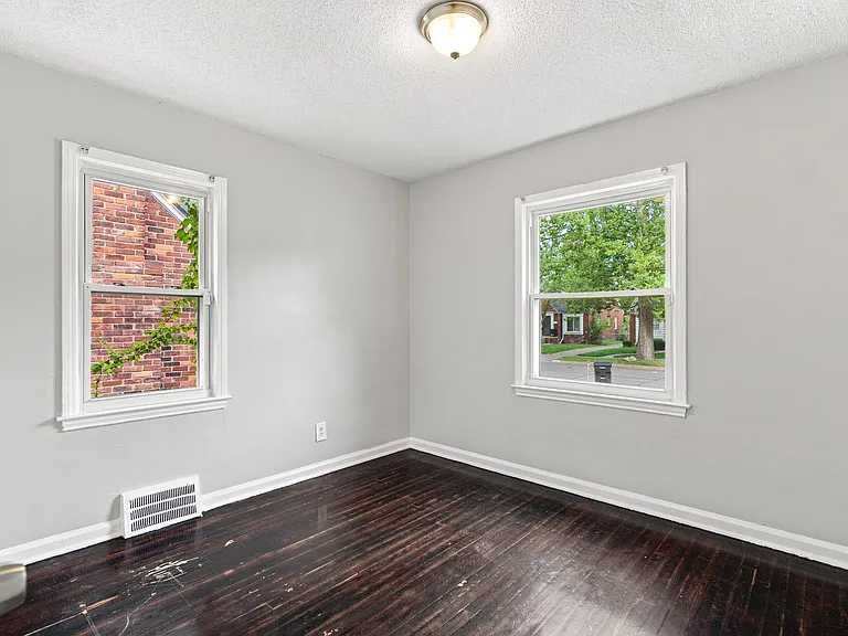 10462 Duprey St — Photo 16