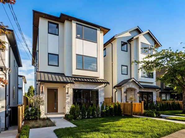 6682 Napier St #1, Burnaby, BC V5B 2C3