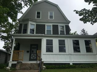 98 Nonotuck St, Holyoke, MA 01040